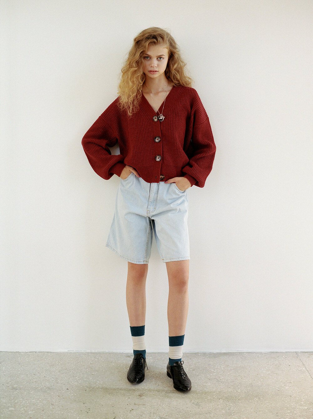 Burgundy_buttoned_ca